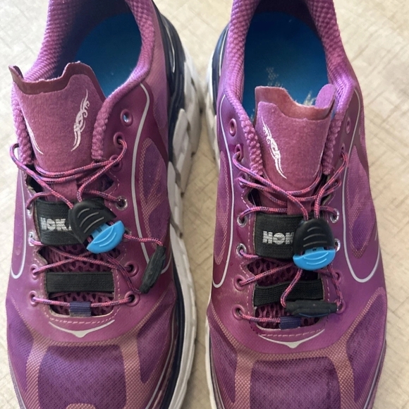 Hoka One Conquest Womans Running Shoes In Mulberry 7 - Picture 2 of 7